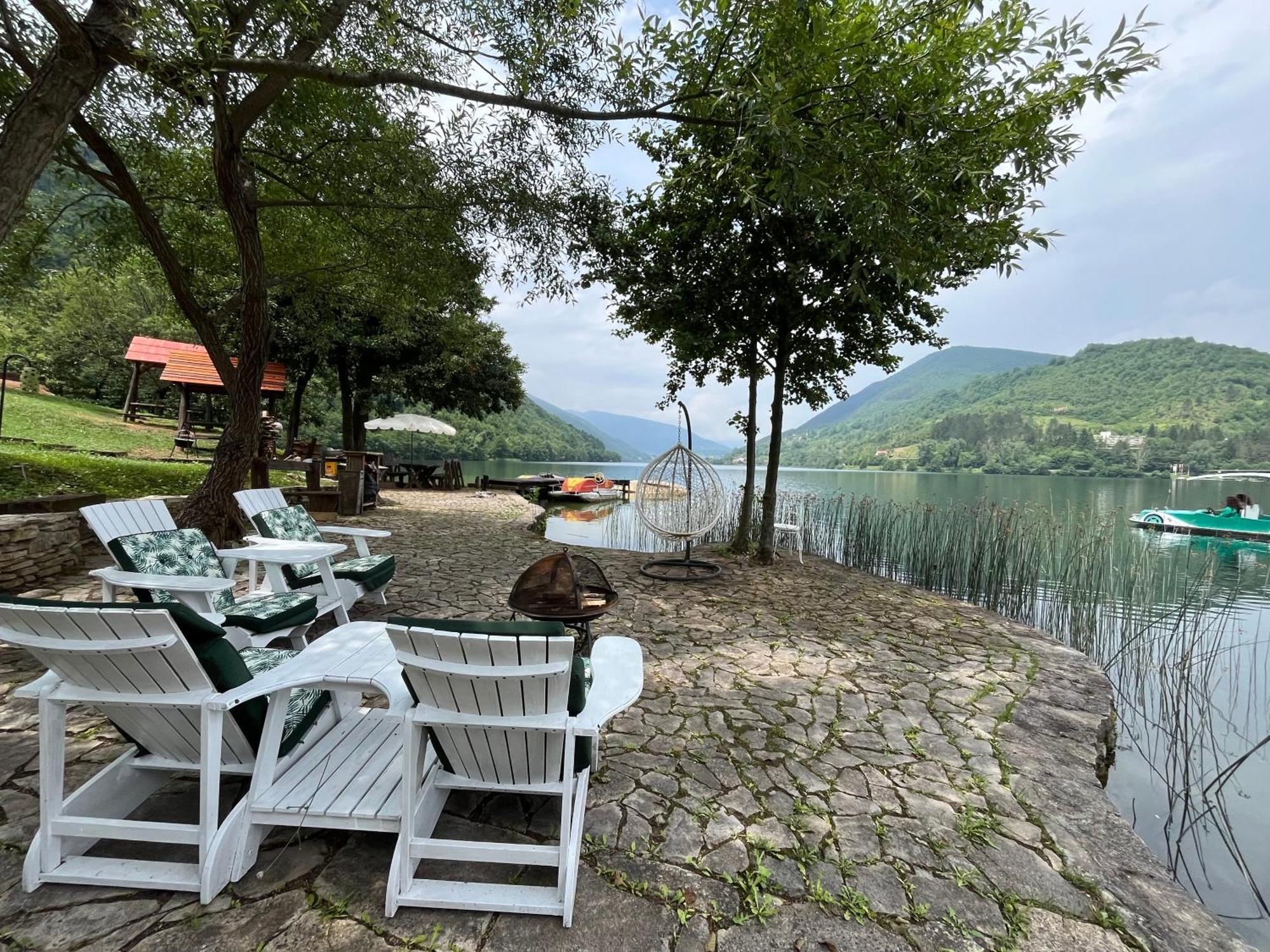 Vikendica - Rajski Poluotok * Jajce